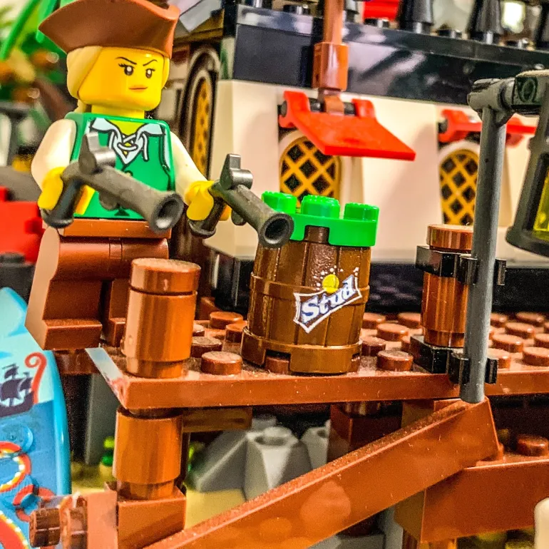 The Brick Show Shop 3 Customs® Stud Lemon Lime Soda Barrel / Keg