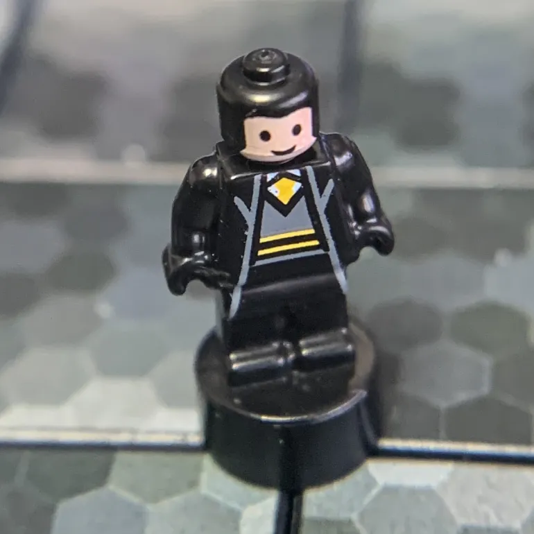 The Brick Show Shop Hufflepuff Student (Nano, Light Face) - LEGO Harry Potter Minifigure (