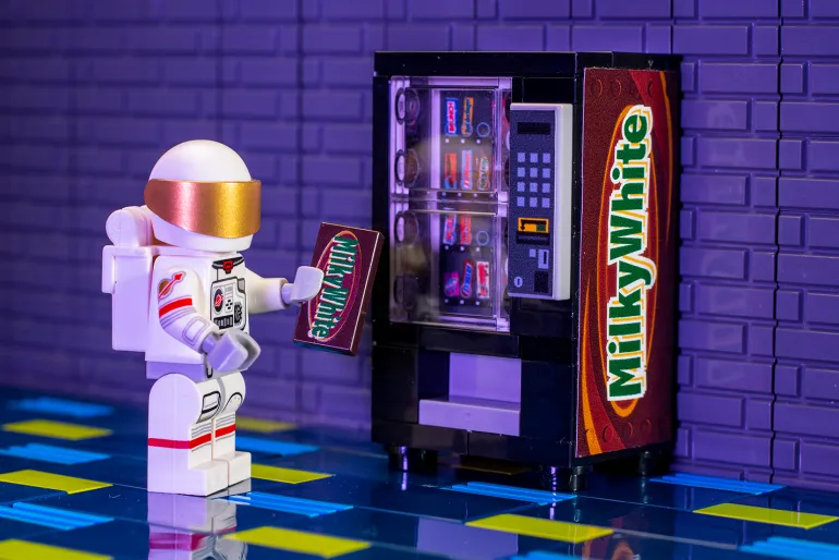 The Brick Show Shop Milky White - B3 Customs® Candy Vending Machine